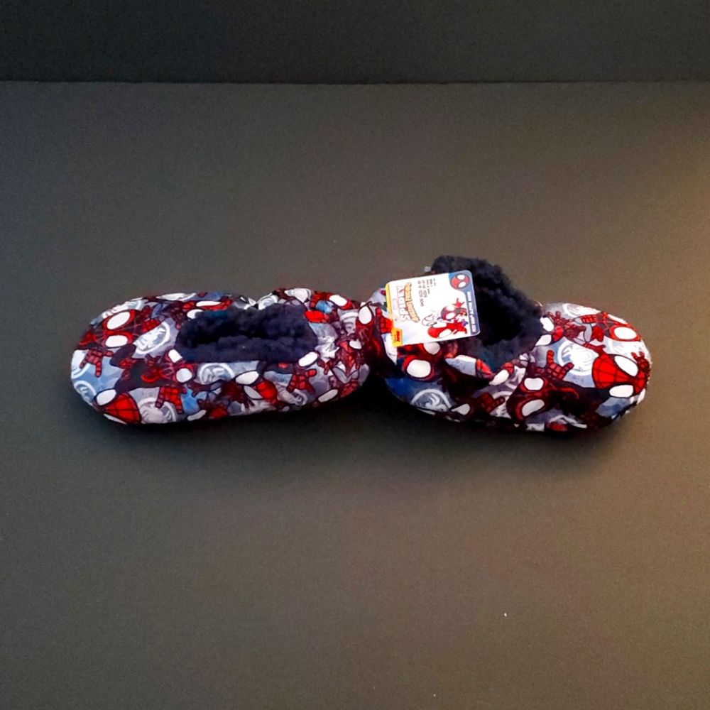 Marvel NWT Spidey Amazing Friends Fuzzy Babba Slipper Socks, Shoe Size 8-10 Kids